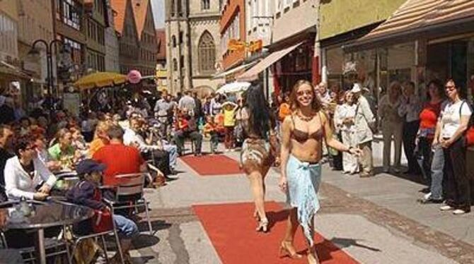 Karibisches Flair in der Fußgängerzone. FOTO: NIETHAMMER