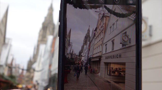 Smartphone-Fotos sucht die Stadt Reutlingen für einen Fotowettbewerb.  FOTO: ZENKE