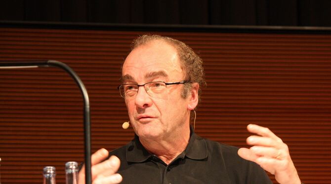 Der österreichische Schriftsteller Robert Menasse (63) war in Tübingen zu Gast in der Reihe »Osiander im Carré«.  FOTO: STRÖHLE