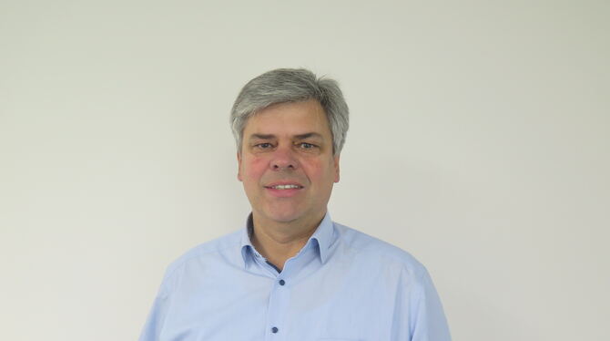 Dr. Wilfried Henes (54) kann jetzt  offiziell als Kinderarzt in Bernloch tätig sein. FOTO: RAISER