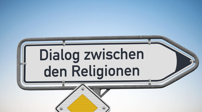 Auf der Vorfahrtsstraße: der christlich-muslimische Dialog in Bad Urach.  FOTOS: FOTOLIA, PRIVAT
