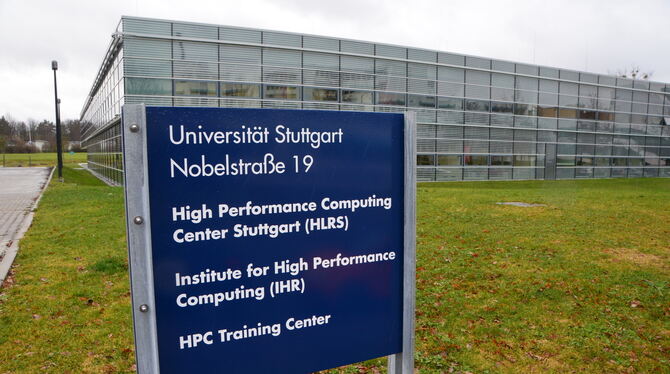 Unscheinbares Gebäude, bedeutender Inhalt: Im Stuttgarter Höchstleistungsrechenzentrum befindet sich einer der besten Computer d