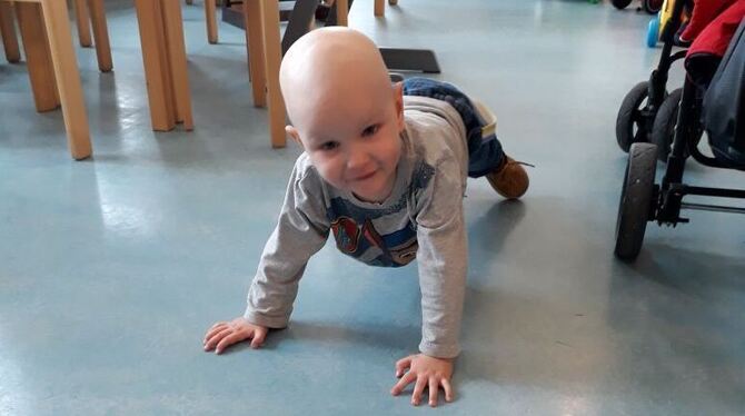 Für den kleinen Joel, der zurzeit noch in der Klinik behandelt wird, gibt es wieder Hoffnung.  FOTO: PRIVAT