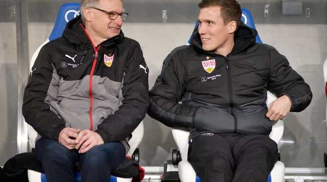 Aus und vorbei: Trainer Hannes Wolf und Sportvorstand Michael Reschke unterhalten sich nicht mehr über den VfB. FOTO: EIBNER