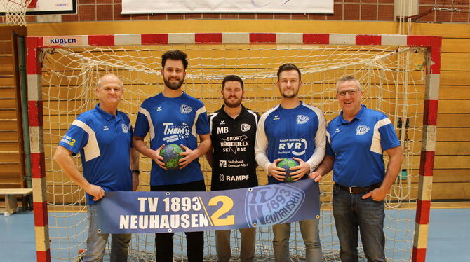 Freuen sich auf die Zusammenarbeit bei der zweiten Handballmannschaft des TV Neuhausen (von links): Teammanager Ulrich Neubrande
