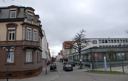  Blick in die Schönbeinstraße: Die denkmalgeschützte Villa Völter (links) und der geplante Neubau der Kreissparkasse anstelle de