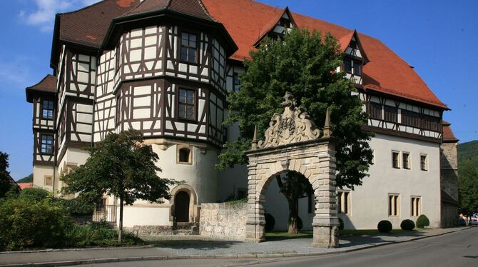 Das Renaissance-Schloss im Zentrum von Bad Urach. FOTO: SSG/ADLER