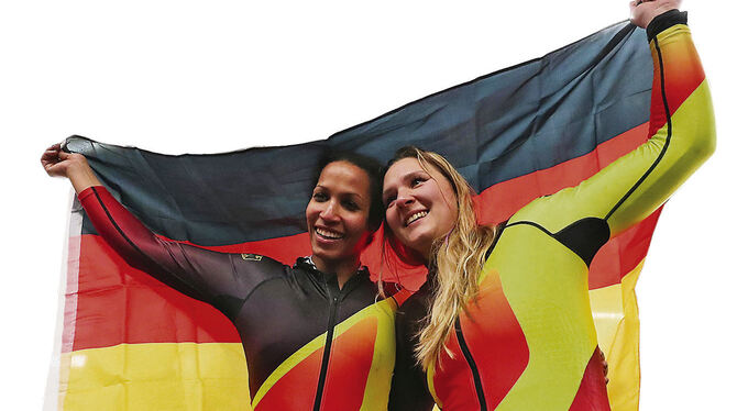 Goldenes Duo Mariama Jamanka (links) und Lisa-Marie Buckwitz. FOTO: DPA