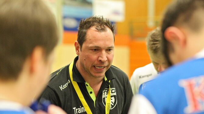 Wird die Handballer der TSG Reutlingen auch in der nächsten Saison coachen: Marcus Grimm.  FOTO: BAUR