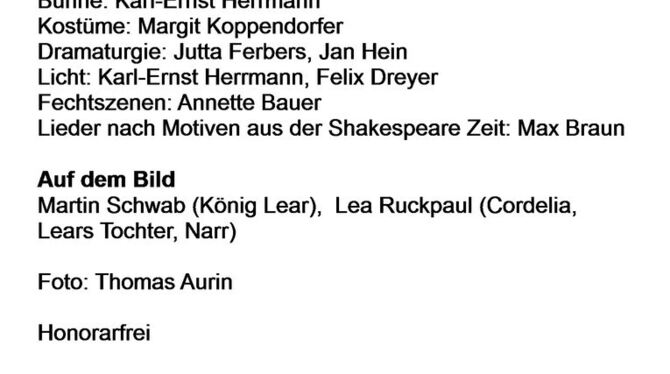 Martin Schwab als König Lear und Lea Ruckpaul als Cordelia/Narr.  FOTO: THOMAS AURIN