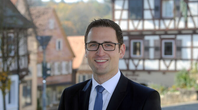 Dettingens Hauptamtsleiter Ralf Barth wurde in Denkendorf zum Bürgermeister gewählt.