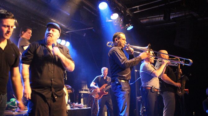 The Busters mit einer Melange aus Ska, Rock ’n’ Roll, Jazz und Reggae im Sudhaus.  FOTO: SPIESS
