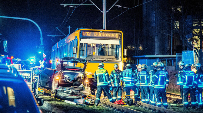 Die Unfallstelle nahe dem Klärwerk: Warum kam es trotz Ampelregelung zu der Kollision zwischen Auto und Stadtbahn?  FOTO: SDMG
