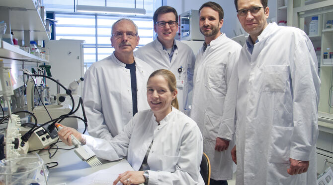 Forschen an genetisch-bedingten Epilepsien (von links): Preisträgerin Dr. Ulrike Hedrich-Klimosch und ihre Kollegen Dr. Markus W