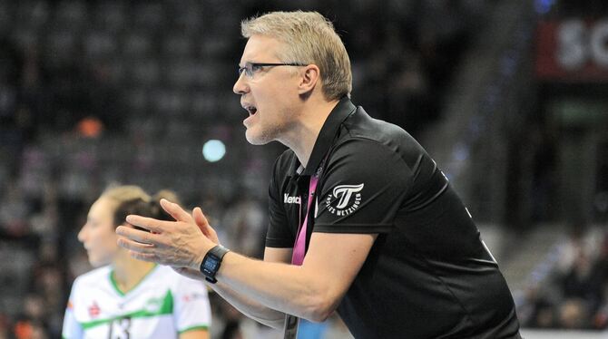 Metzingens Trainer René Hamann-Boeriths: »Kein Spiel ist mehr einfach.« FOTO: EIBNER