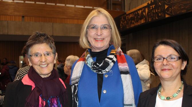 Monika Barz , Ulrike Hotz und Sultan Braun (von links) beim Internationalen Frauentag. FOTO: SPIESS
