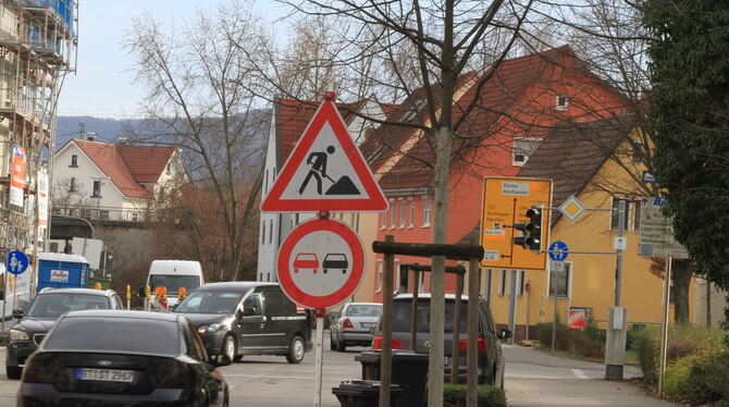 Ab Juli soll die Ulmer Straße in Metzingen für ein halbes Jahr zur Baustelle werden.  FOTO: FINK
