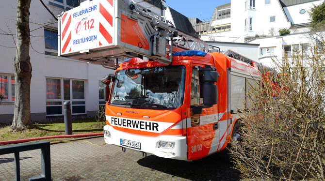 Zu einem Wohnungsbrand musste die Reutlinger Feuerwehr heute gegen 11.20 Uhr in die Kaiserpassage ausrücken. Foto: Pieth