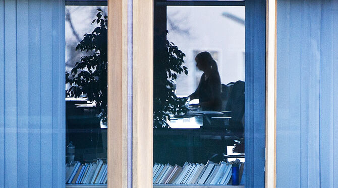 Frauen verdienen in Deutschland im Schnitt nach wie vor gut ein Fünftel weniger als Männer. Frauen verdienen in Deutschland im Schnitt nach wie vor gut ein Fünftel weniger als Männer.