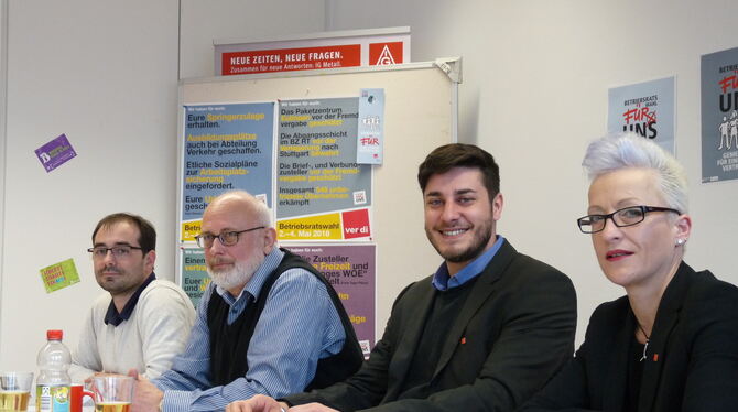 Berichten über die Betriebsratswahlen (von links): Benjamin Stein, Verdi-Bezirksgeschäftsführer Fils-Neckar-Alb, Jörg Wolff, ste