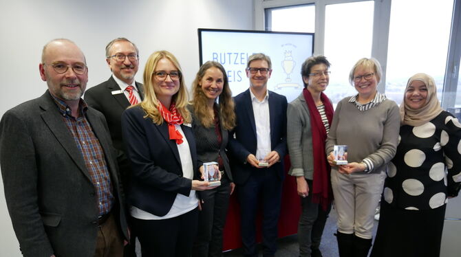 Zusammen mit den Butzeles-Preis-Gewinnern präsentierten sich am Donnerstag Vorstandsmitglieder des Familienforums: (von links) F