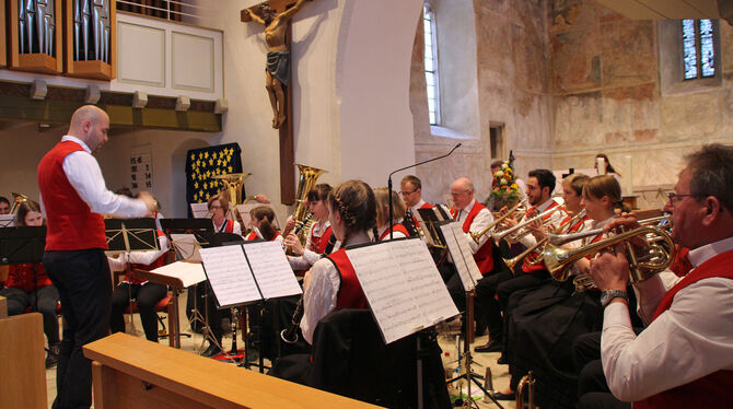 Das abwechslungsreiche Musikprogramm, das die Lichtensteiner Blasmusik in der Johanneskirche Unterhausen präsentierte, kam beim