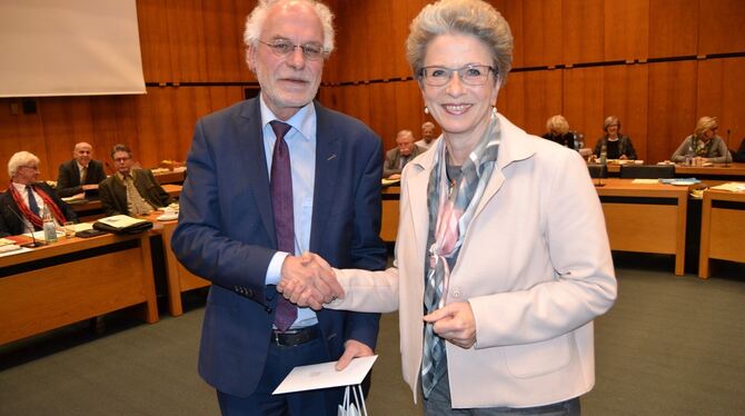 Im vergangenen Jahr wurde der Rechtsanwalt Thomas Ziegler für seine 25-jährige Mitgliedschaft im Gemeinderat geehrt, jetzt i gib