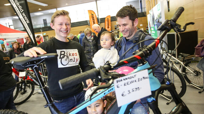 Für jeden war etwas dabei: Eine große Auswahl an neuen Fahrrädern, Zubehör und Radtouren-Angeboten präsentierten Aussteller auf