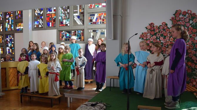 In ihrem Ostermusical erzählen die kleinen Sänger des »Chörle« in der Mössinger Marin-Luther-Kirche von Salman, dem Sohn eines W