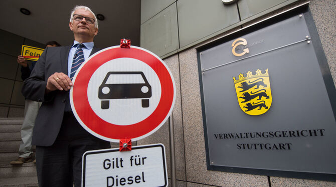 Solche Schilder würde Jürgen Resch gern baldmöglichst in Reutlingen aufstellen.  FOTO: DPA
