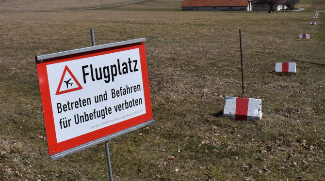 Nichts erinnert mehr an das tödliche Flugzeugunglück auf dem Fugplatz Roßfeld bei Metzingen-Glems. Die Unglücksstelle lag etwa i