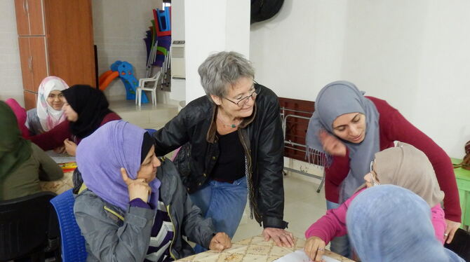 Ingrid Rumpf hat im Flüchtlingslager Ein al-Helweh im Südlibanon eine Mädchenförderklasse und in Beddawi im Norden ein Ausbildun