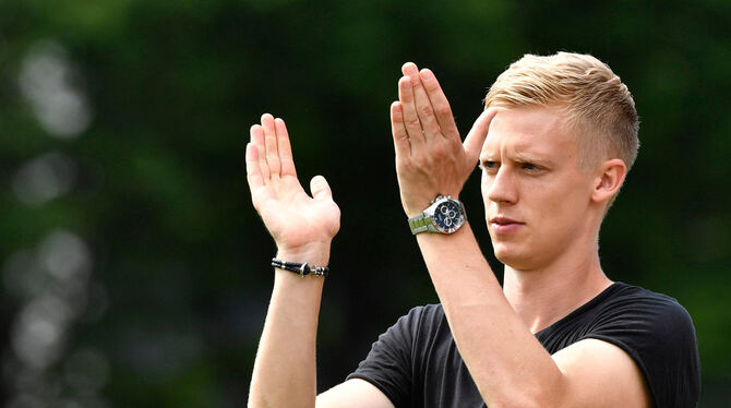 Timo Baumgartl wird am Samstag beim Spiel seines VfB Stuttgart gegen Hannover nicht mehr in zivil erscheinen.   FOTO: EIBNER