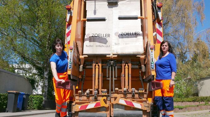 Bisher noch ein  seltener Anblick: Frauen bei der Reutlinger Müllabfuhr. "Das Schöne an meinem Beruf ist, soviel draußen zu sein