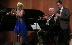 Stimmiges Zusammenspiel: Die Trompeterin Gunhild Carling (von links), der Trompeter Peter Fietz und der Klarinettist Wolfgang Al