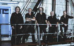 Die Shanty-Rock-Gruppe Santiano: Von links Andreas Fahnert, Björn Both, Hans-Timm "Timmsen" Hinrichsen, Pete Sage und Axel Stosb