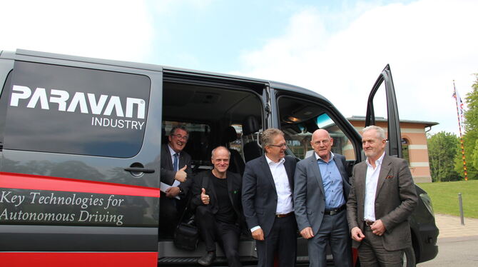 Daumen hoch für die Zukunft (von rechts): Franz Tress, Verkehrsminister Winfried Hermann, Roland Arnold und die Abgeordneten Tho
