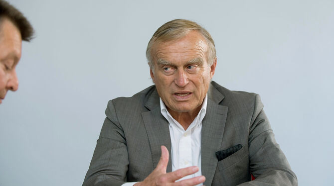 Helmut Haussmann Der Ex-Wirtschaftsminister aus BAd Urach wird morgen 75 Jahre alt. Foto: Trinkhaus