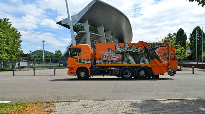 Drachenstark: Das TBR-Müllauto. Foto: Stadt