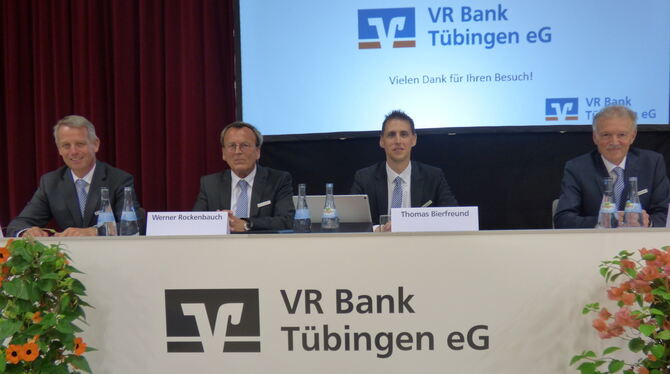 Die Vorstandsmitglieder der VR Bank Tübingen (von links): Thomas Taubenberger, Werner Rockenbauch, Thomas Bierfreund und Eberhar