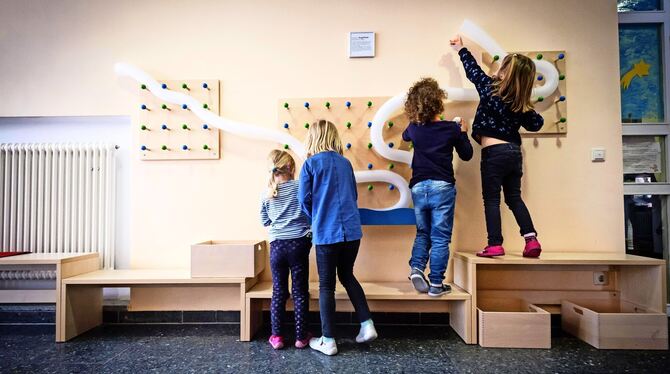 In Stuttgart könnten noch viel mehr Kinder in eine Kindertagesstätte gehen – doch es fehlen Erzieher.  FOTO: LICHTGUT/ACHIM ZWEY