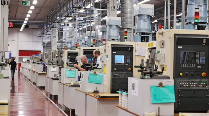 Blick in die Produktion von Walter im Werk Münsingen. FOTOS: WALTER AG
