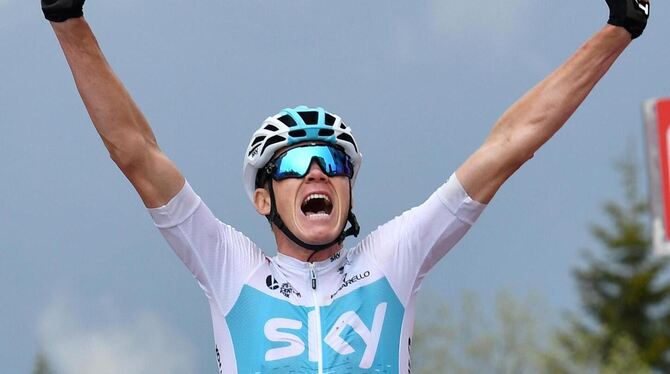 In Siegerpose: Chris Froome.  FOTO: DPA