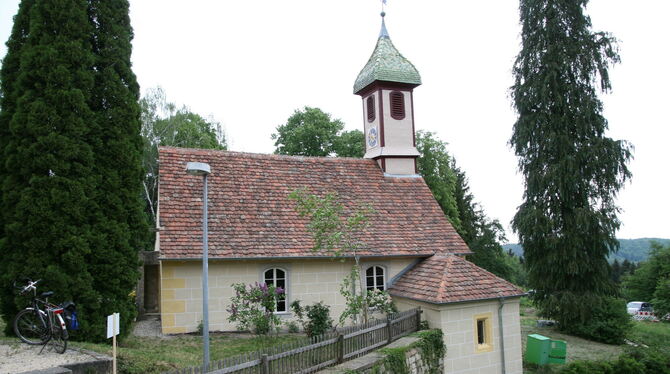 Von jetzt an sturm-, wind- und wetterfest: Die Schloss-Kapelle Kreßbach.  FOTO: HEINZ THUMM