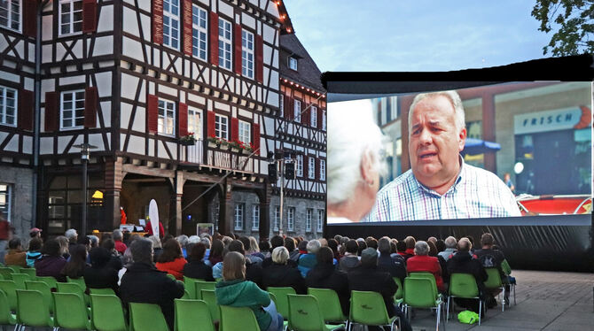 Mit »Do goht dr Doig« startete das sommerliche Open-Air-Kulturprogramm. FOTO: BLOCHING