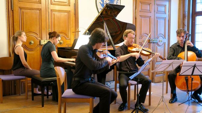 Drei der vier jungen Musiker. FOTO: GÖGGEL