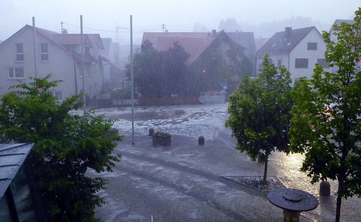 Das Unwetter tobt in Sonnenbühl-Undingen.