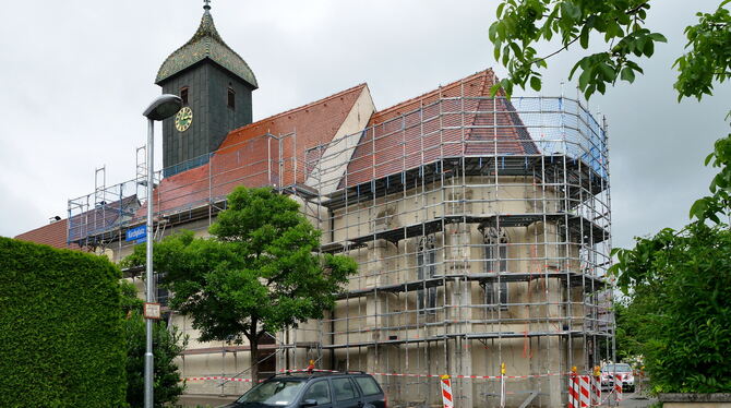 Die Jakobuskirche in Wankheim: Nach einem Brand im Jahr 1778 wurde das Langhaus neu erbaut.  FOTO: NIETHAMMER
