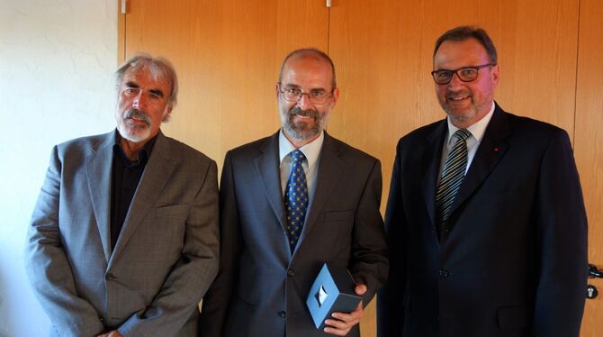 Bei der Verpflichtung im Rathaus (von links): der Stellvertretende Bürgermeister Alfred Lumpp, Bürgermeister Jürgen Soltau und