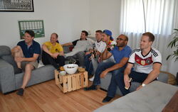 Da war die Stimmung noch ganz gut: Die WM-Runde mit (von links) Gastgeber Alexander Schwerber, Dominik Piecha, Nino Tietze, Stef